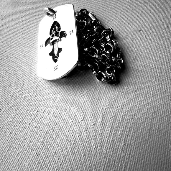 Chrome Hearts 4 diamond pendant & 24" paper-chain necklace - Picture 11 of 13